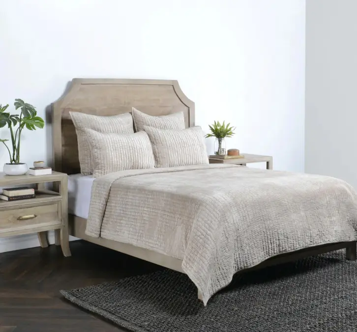 Bring the room to life with plants and natural elements