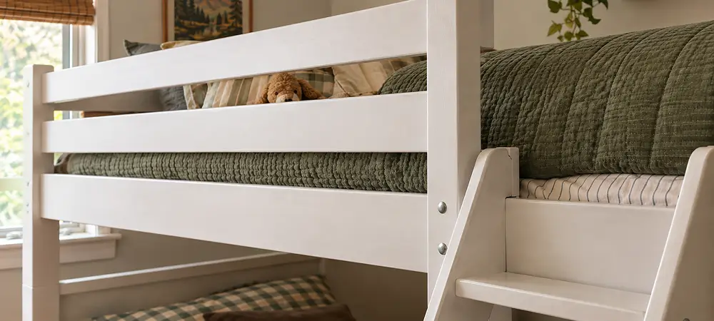 Kids bed safety features and standards
