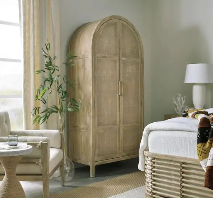Built-in wardrobe with closed doors