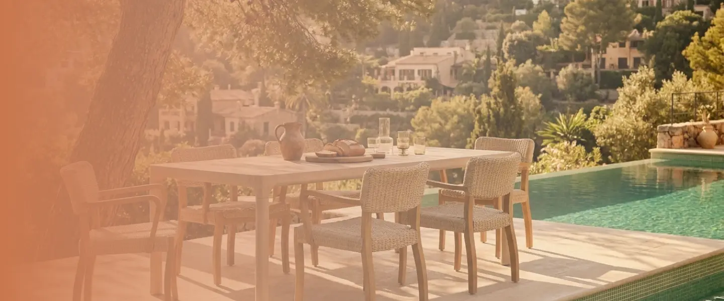 Outdoor dining collection setup