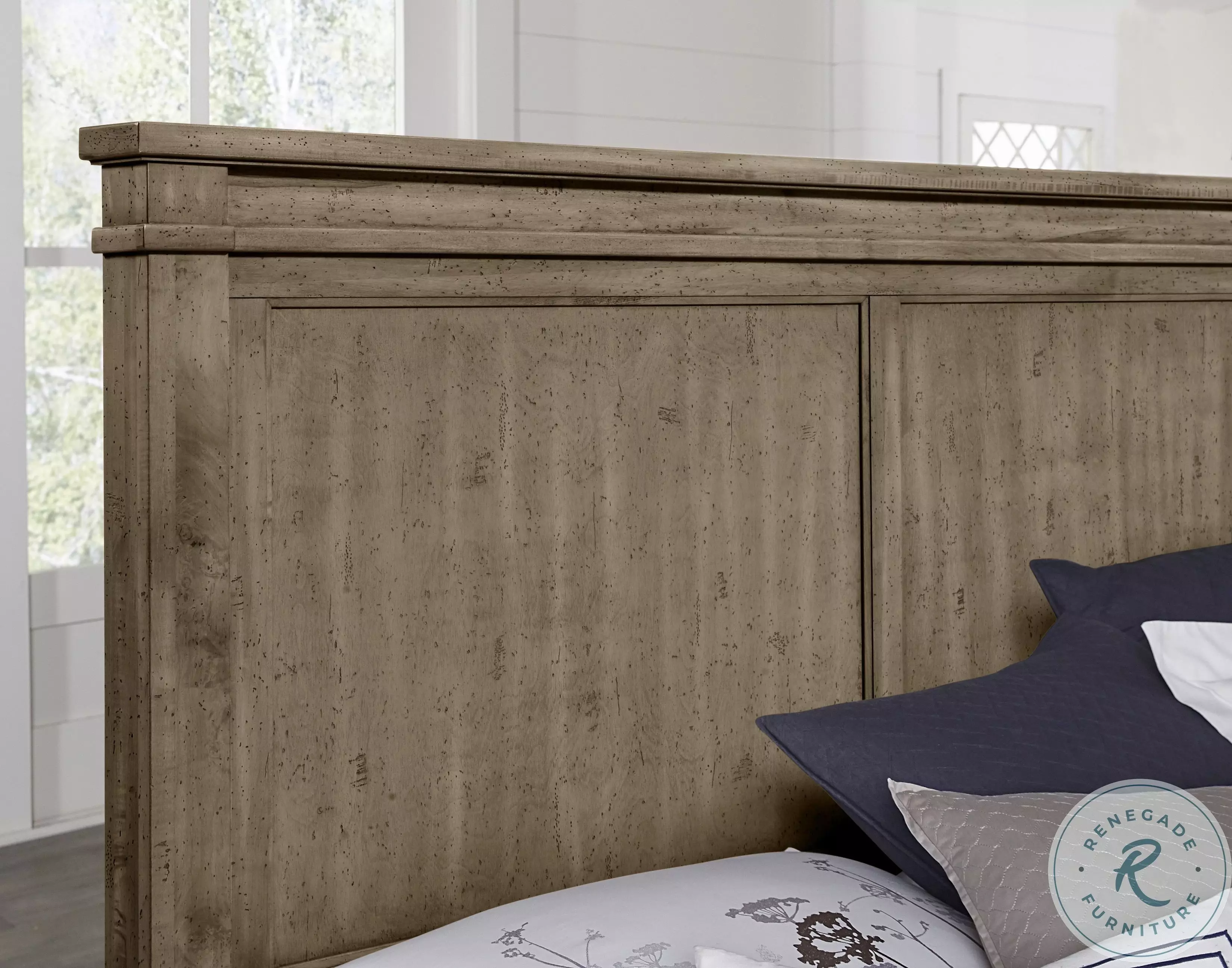 State Room by Stonehill 木製キャビネット Cool Rustic Stone Grey King Mansion Bed With Footboard