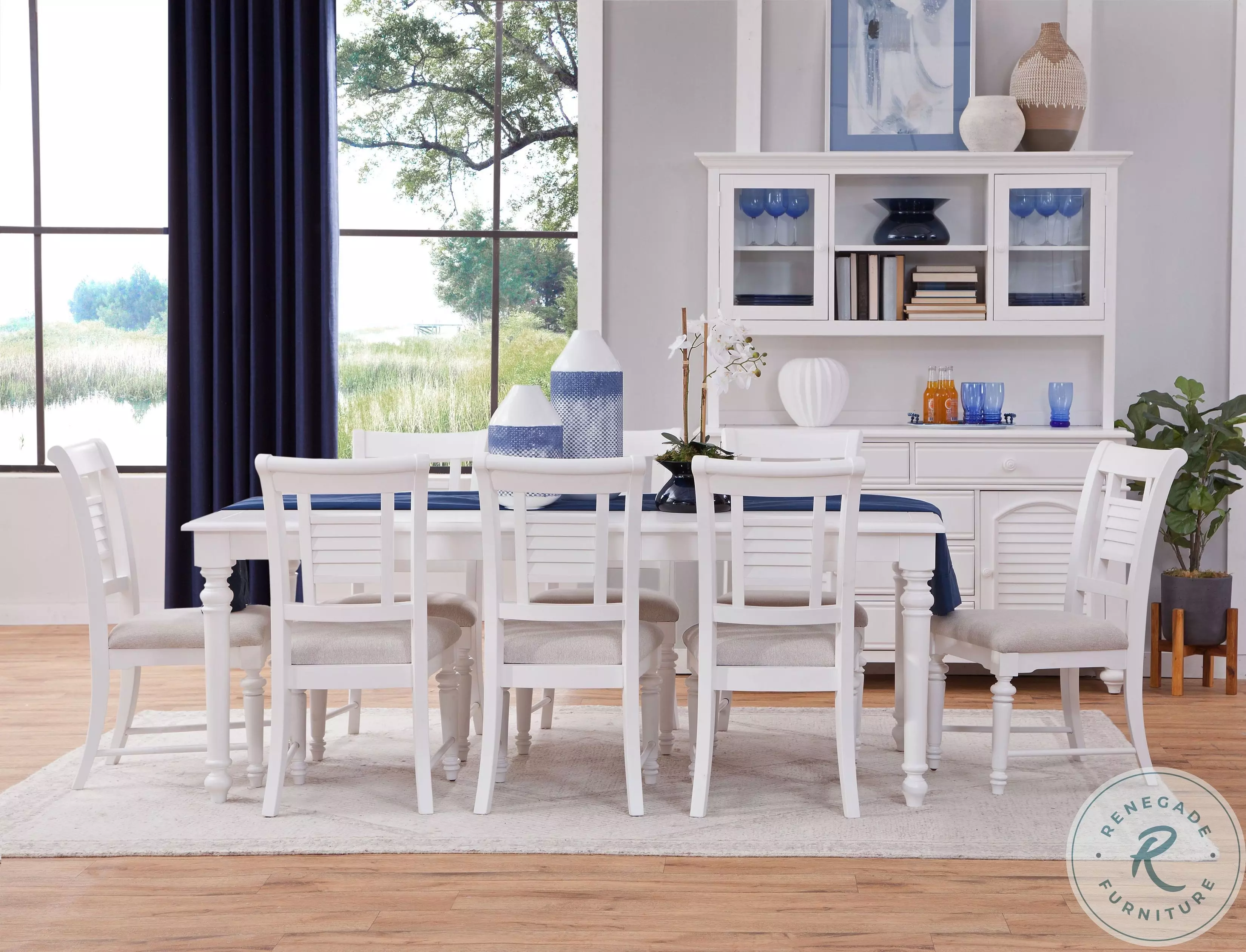 Cottage Traditions Clean White Cottage Leg Extendable