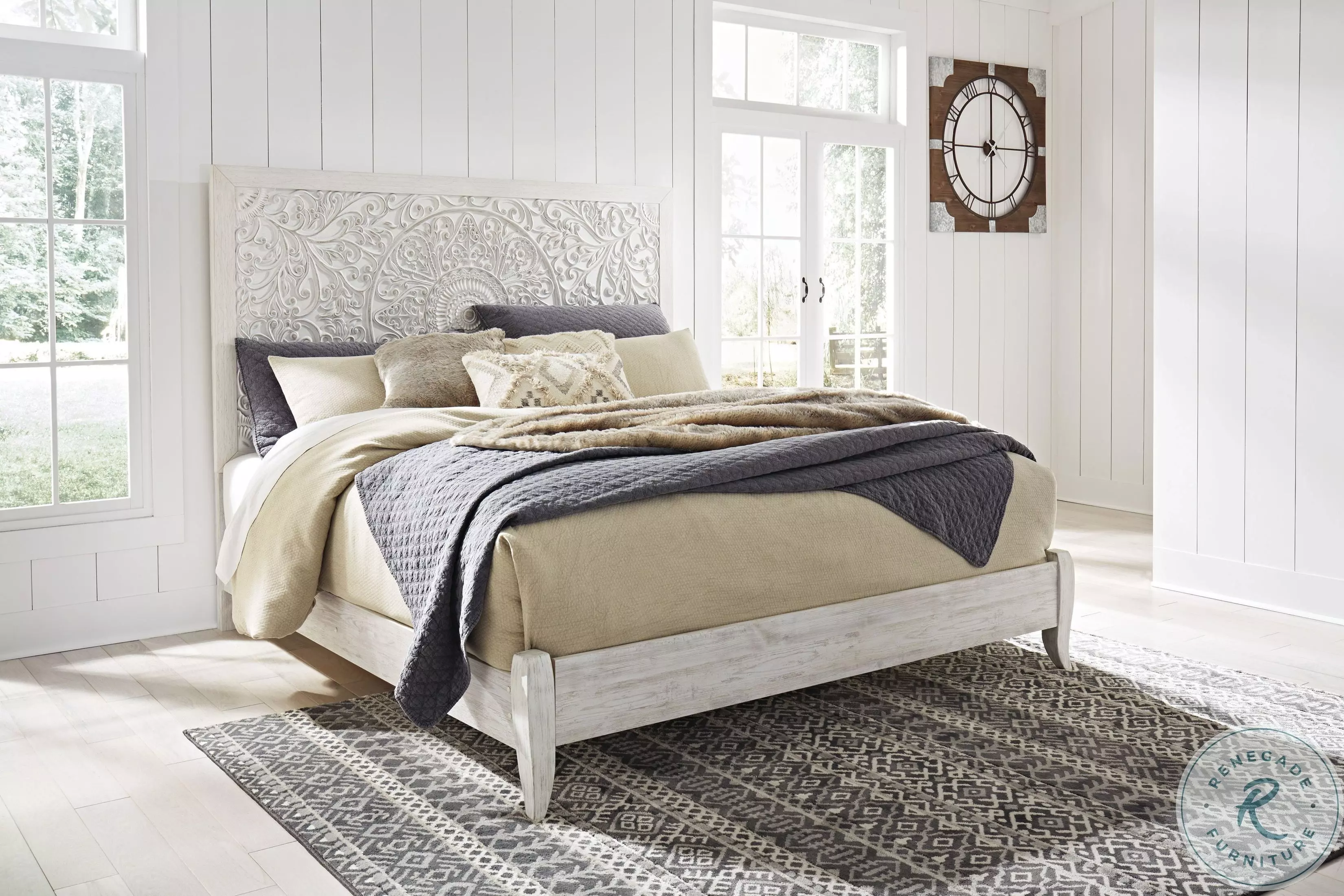Rosemaryページ Paxberry Whitewash King Panel Bed from Ashley | Coleman