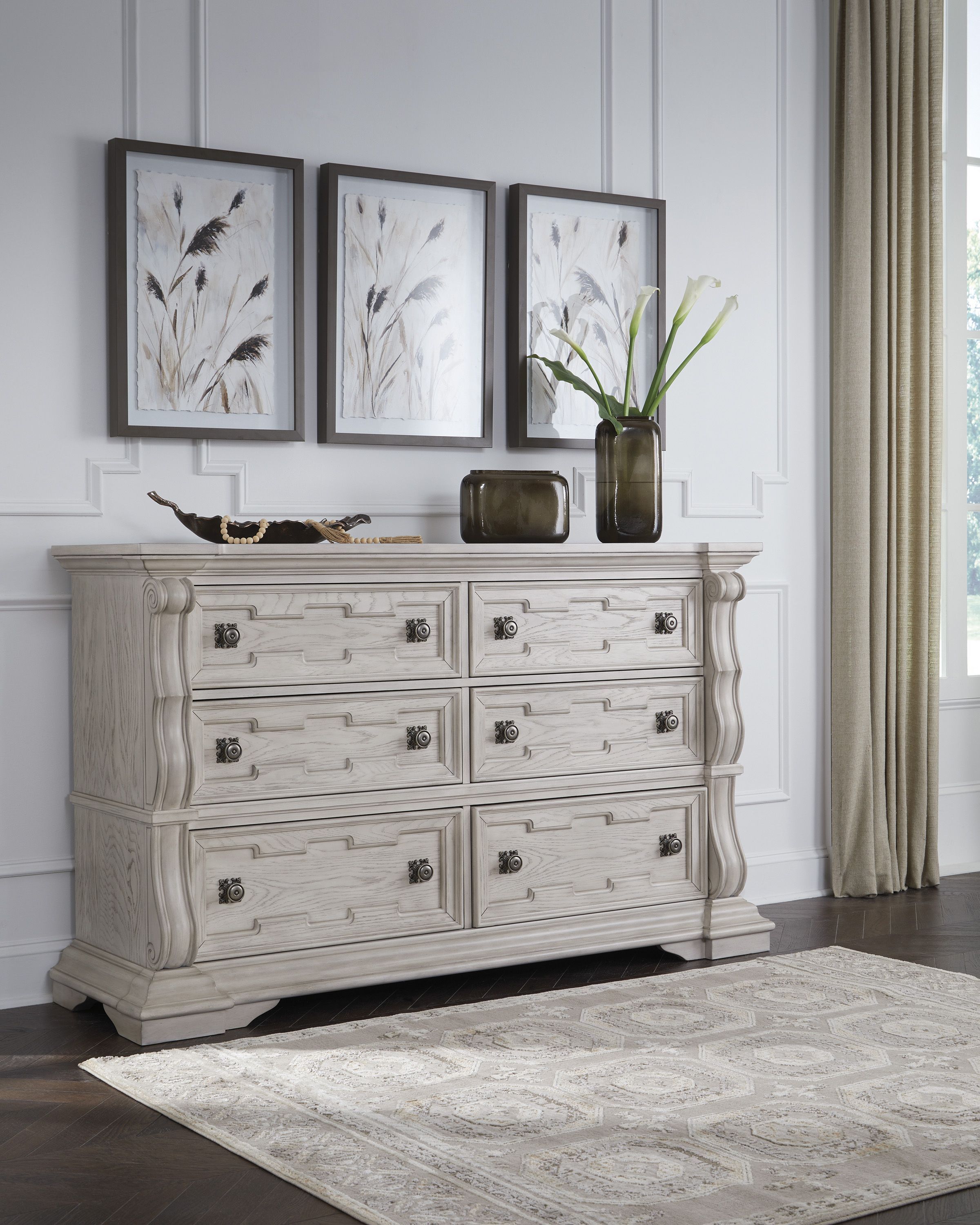 Valleymont Antique White 6 Drawer Dresser and Arched Mirror From