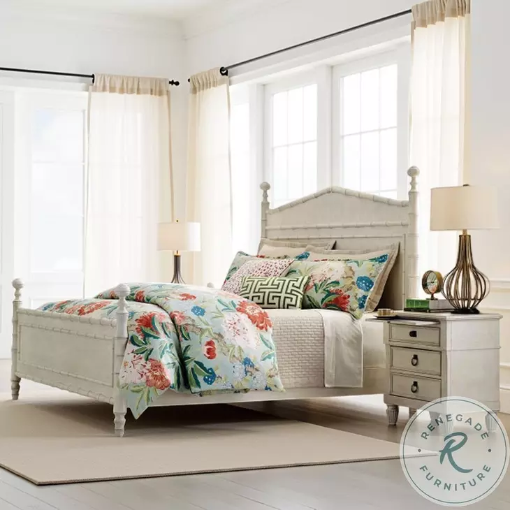 Azure Cove Zora Egret Queen Bamboo Poster Bed