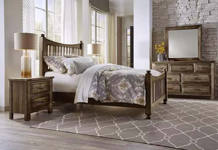 Maple Road Maple Syrup Scalloped Storage Panel Bedroom Set