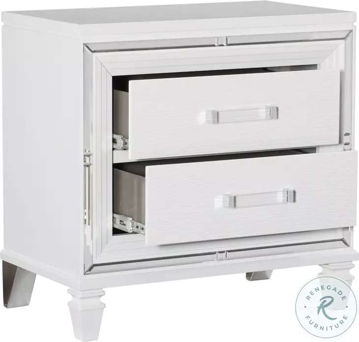 Tamsin White Metallic Storage Platform Bedroom Set from