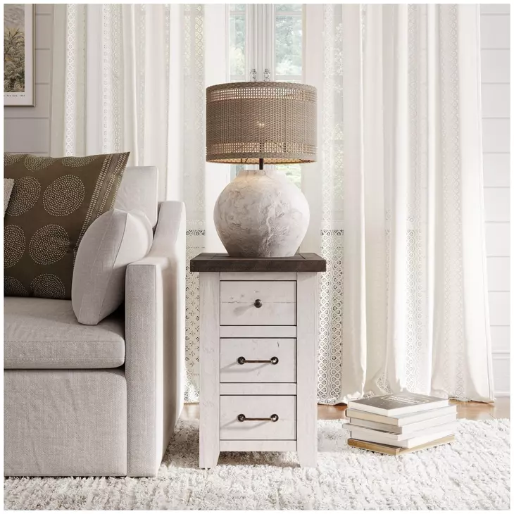 Madison County Vintage White Harris Chairside Table