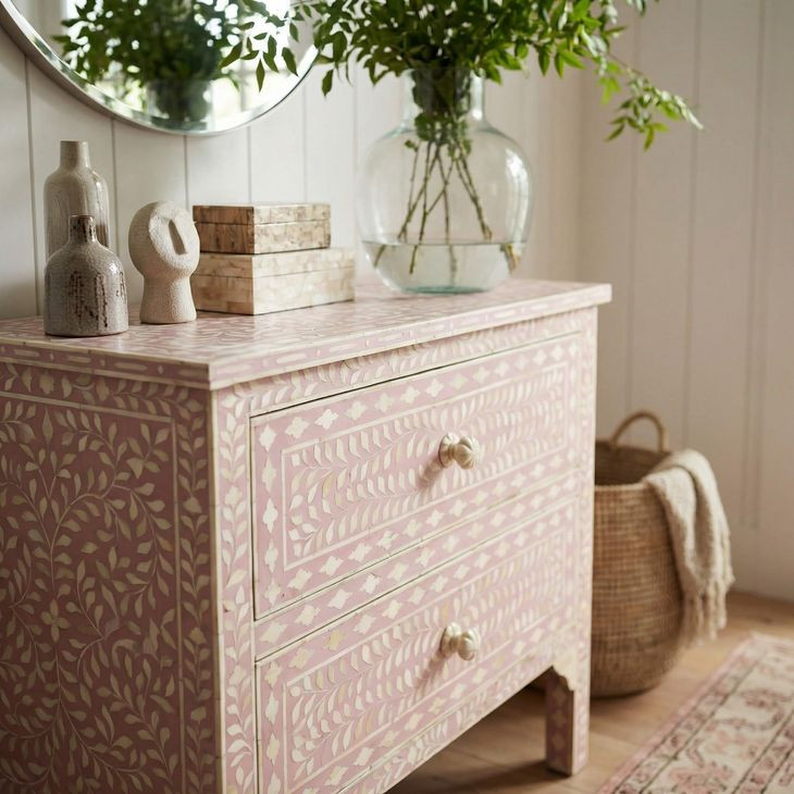 3224070 Vivienne Bone Inlay Heritage Accent Chest