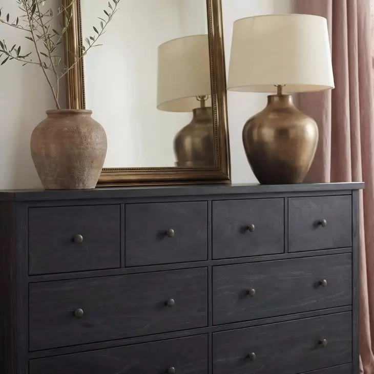 Flagstaff Black 8 Drawer Dresser