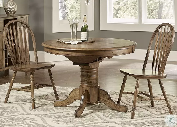 Carolina Crossing Antique Honey Oval Pedestal Extendable Dining Room Set
