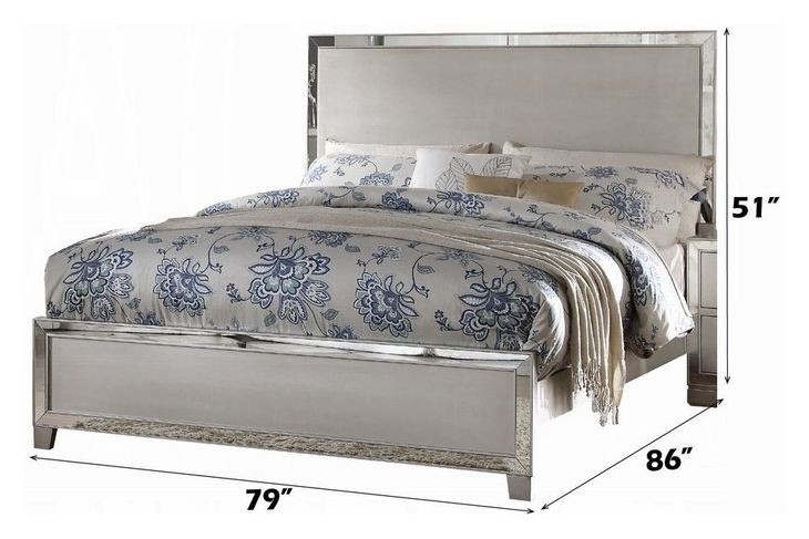 Voeville II Platinum King Panel Bed