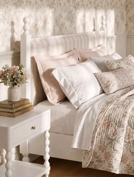Haven Warm White Upholstered Finial Poster Bedroom Set