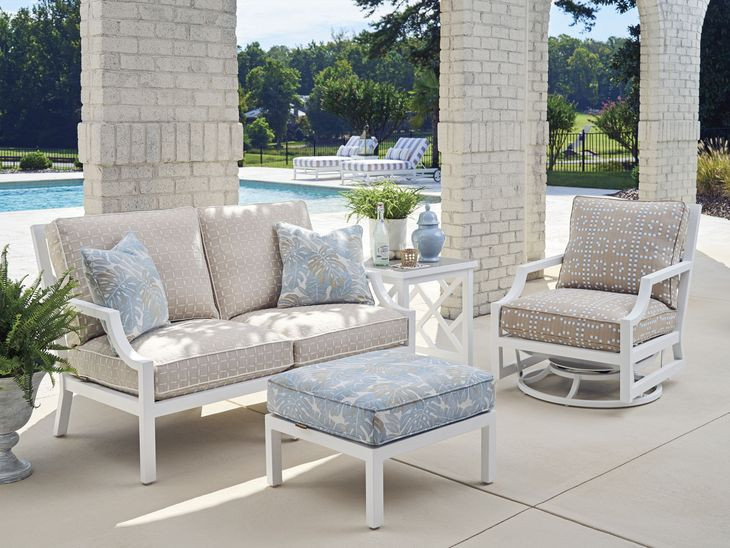 Island Classic Brown Outdoor 36" Loveseat