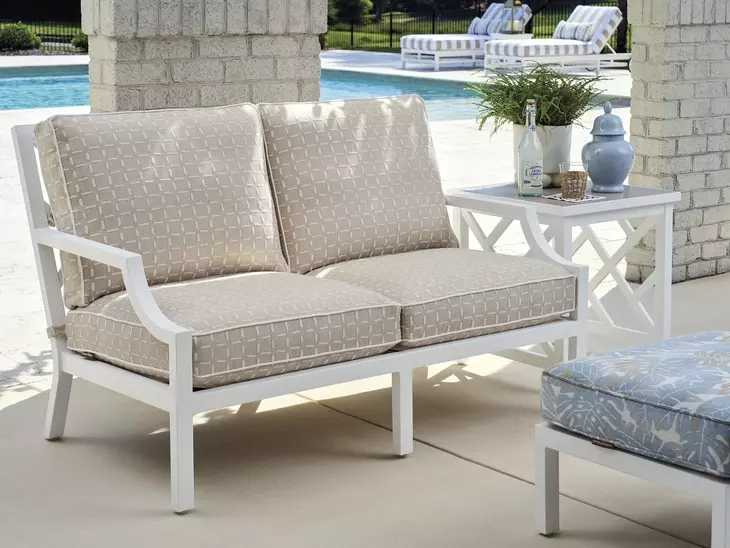 Island Classic Brown Outdoor 27" Loveseat