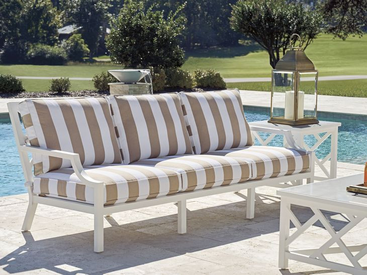Island Classic White and Brown Outdoor Living Room Set