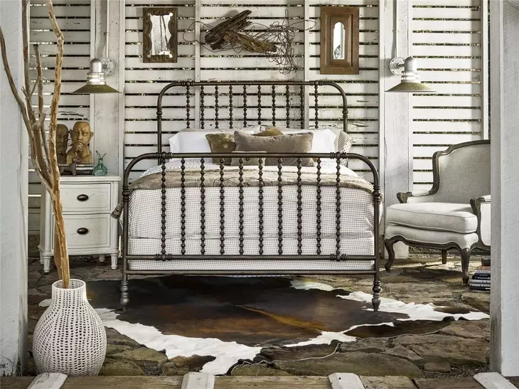 Riverhouse Brown King The Guest Room Metal Bed