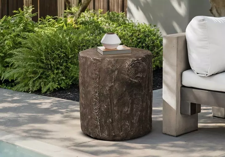 4123 Walnut Round Accent Table
