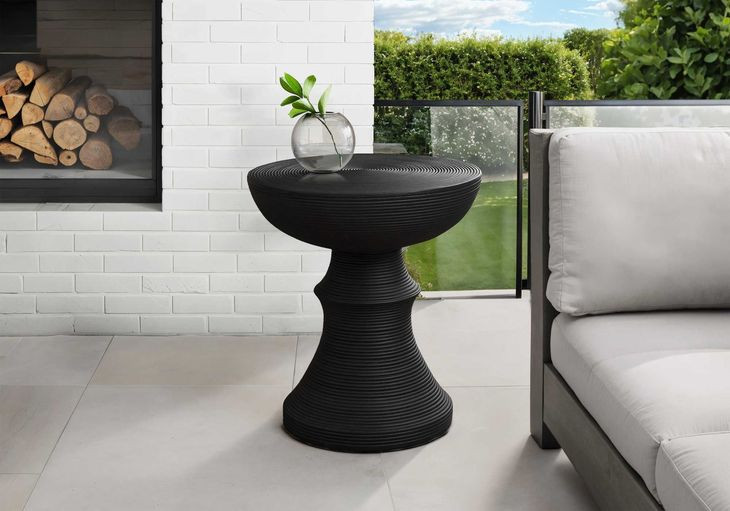 4146 Black Round Accent Table