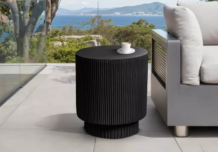 4150 Black Round Accent Table