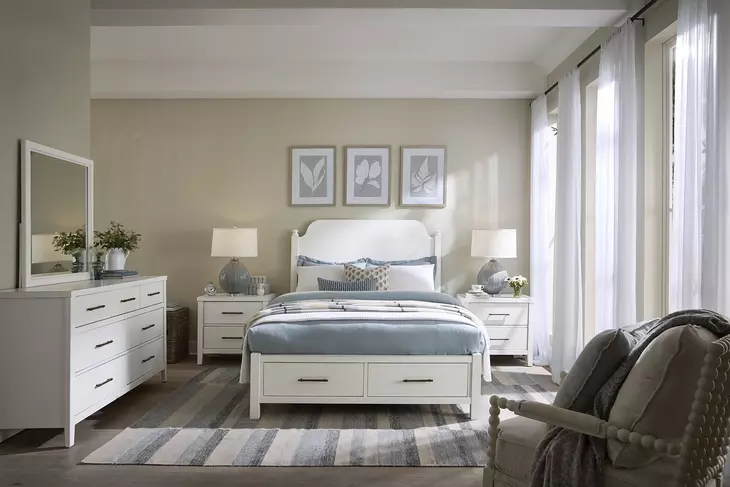 Pure Maple Cottage White Queen Poster Storage Bed