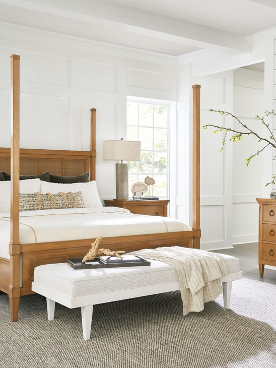 Lagunita White Fabric Upholstered Bench