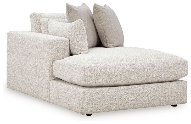 Stonecroft Manor Snowstone 3 Piece Modular Sectional with LAF Chaise and Pillows