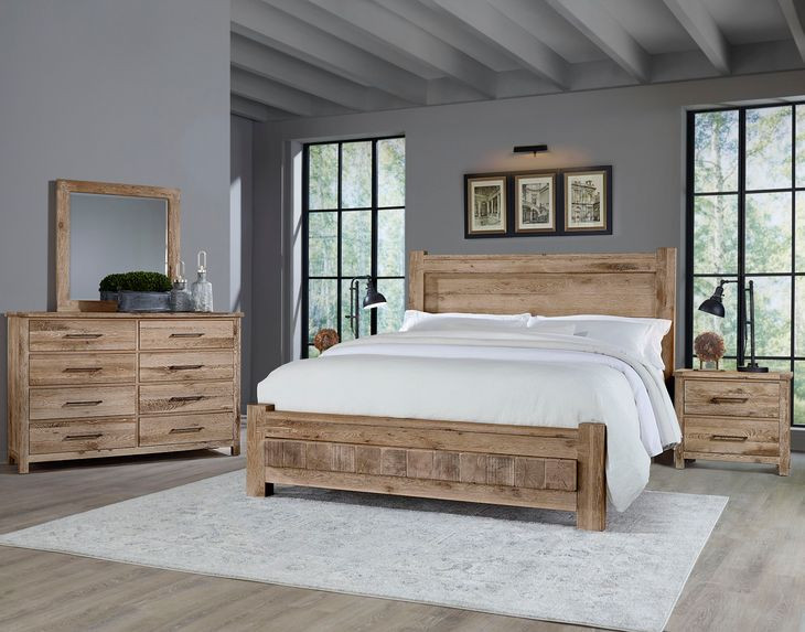 Dovetail Sun Bleached White King Poster Bed with California King Footboard