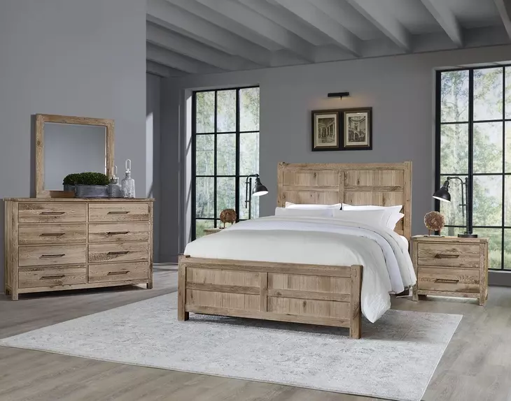 Dovetail Sun Bleached White Queen Panel Bed