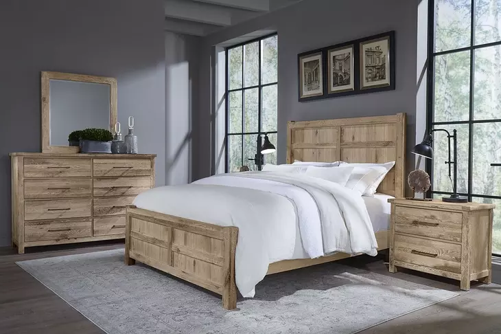 Dovetail Sun Bleached White Queen Panel Bed