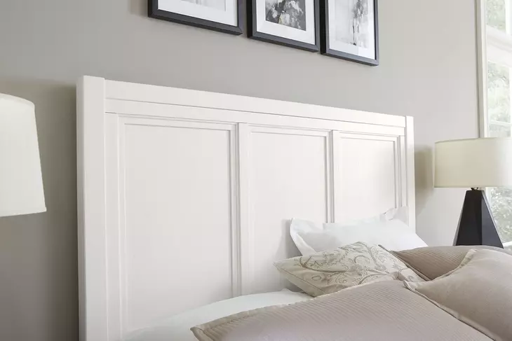 Cool Farmhouse White King Panel Bed