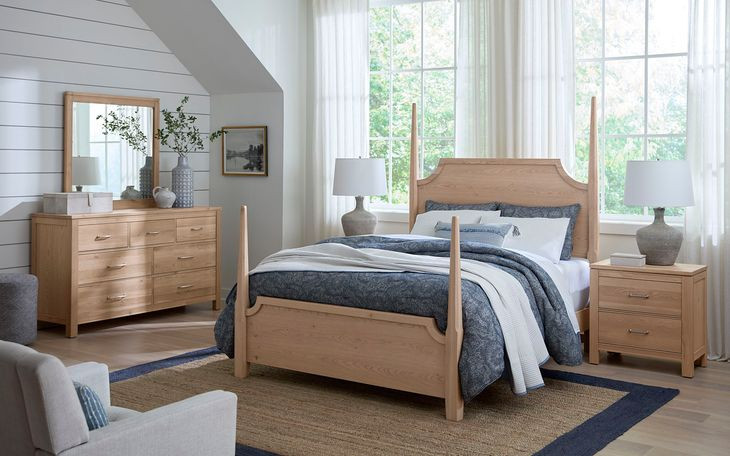 Tide And Timber Clear Oak Queen Pencil Poster Bed
