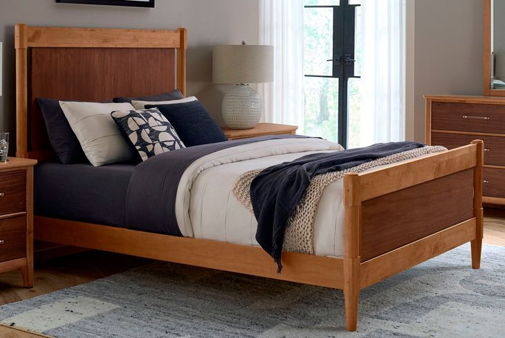 Nordhaven Two Tone Brown King Poster Bed