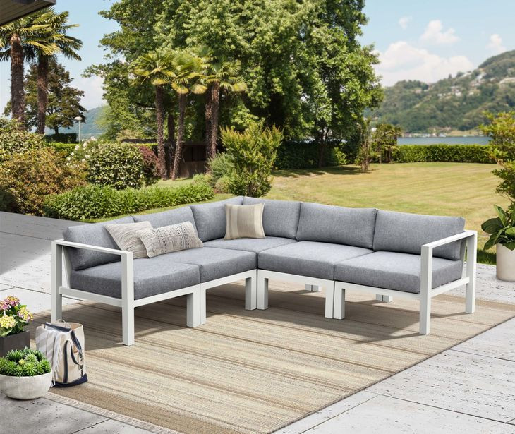 Nash Outdoor Seating Buff 5 Piece Outdoor Modular Sectional