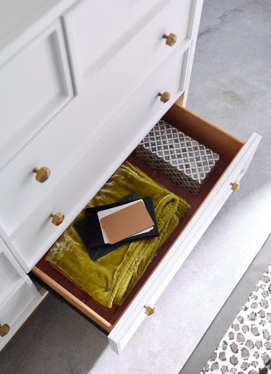 Chelsea White and Gold 5 Drawer Chest