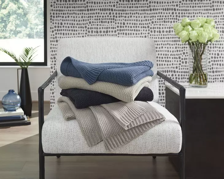 Gayelery Blue Throw Set of 3