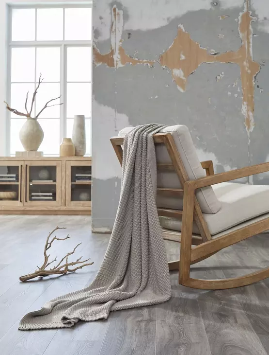 Gayelery Gray Throw