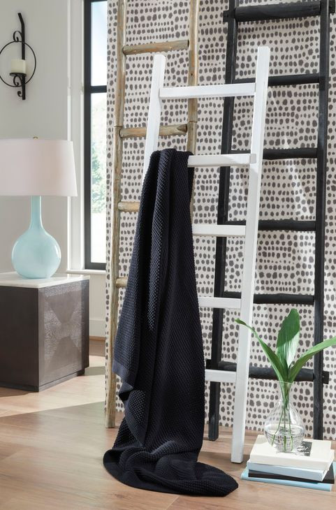 Gayelery Black Throw