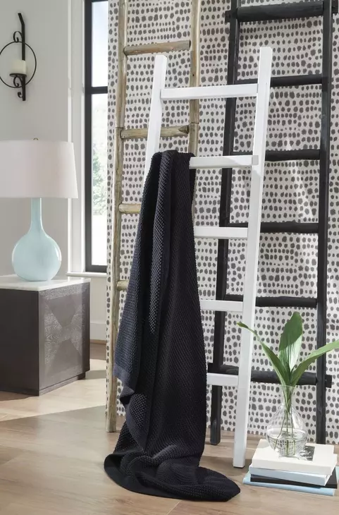 Gayelery Black Throw Set of 3