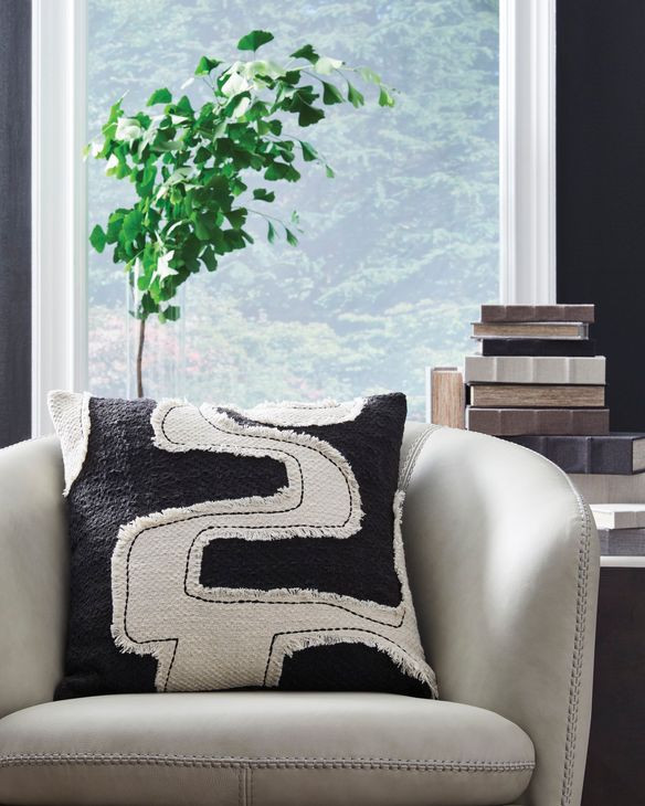 Veerbank Black and Beige Accent Pillow Set of 4