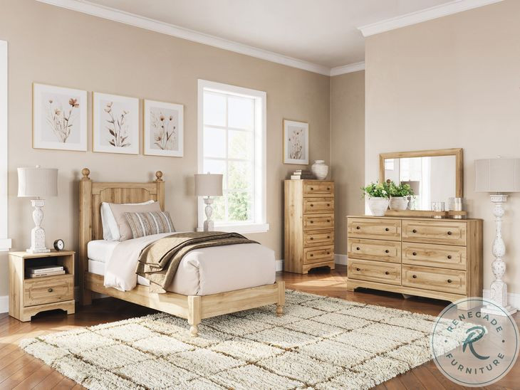 Galletyn Warm Brown 5 Drawer Chest