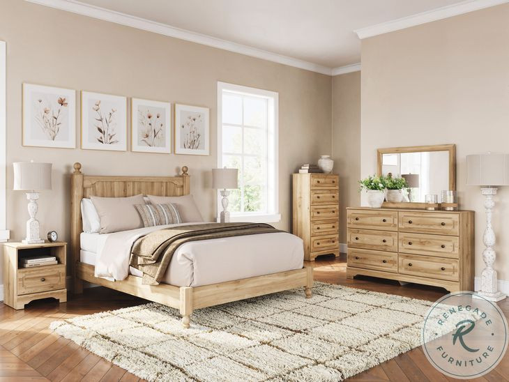 Galletyn Warm Brown Panel Bedroom Set