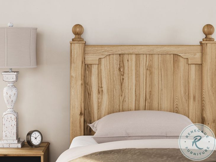 Galletyn Warm Brown Twin Panel Bed