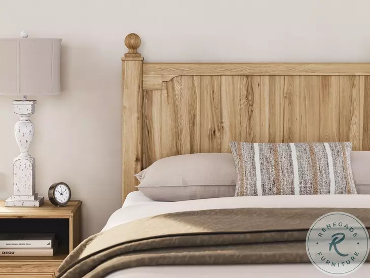Galletyn Warm Brown Queen Panel Bed