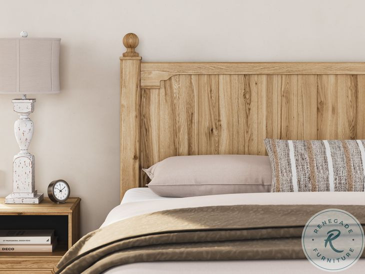 Galletyn Warm Brown King Panel Bed