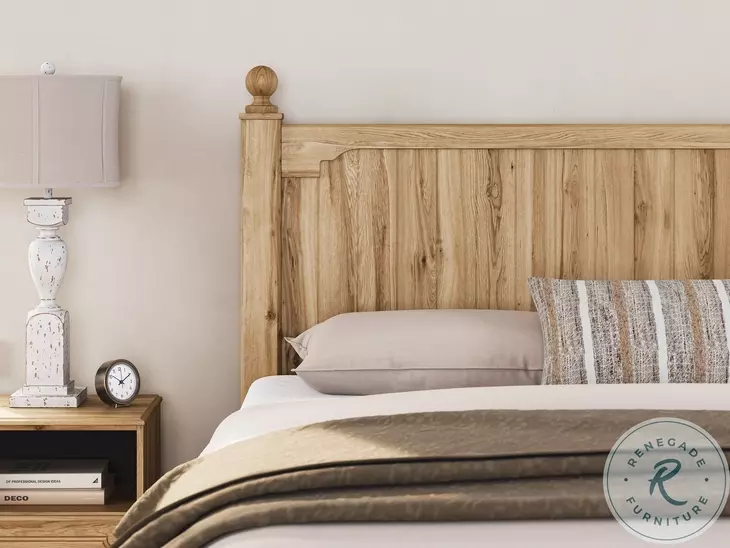 Galletyn Warm Brown King Panel Bed