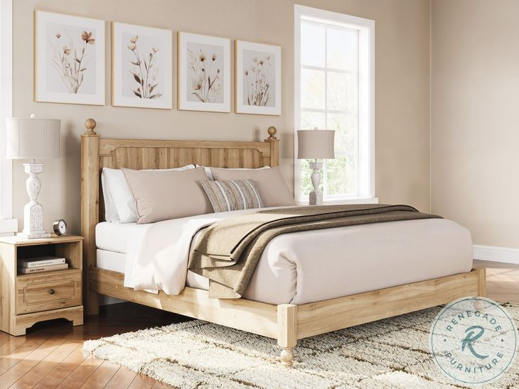 Galletyn Warm Brown King Panel Bed