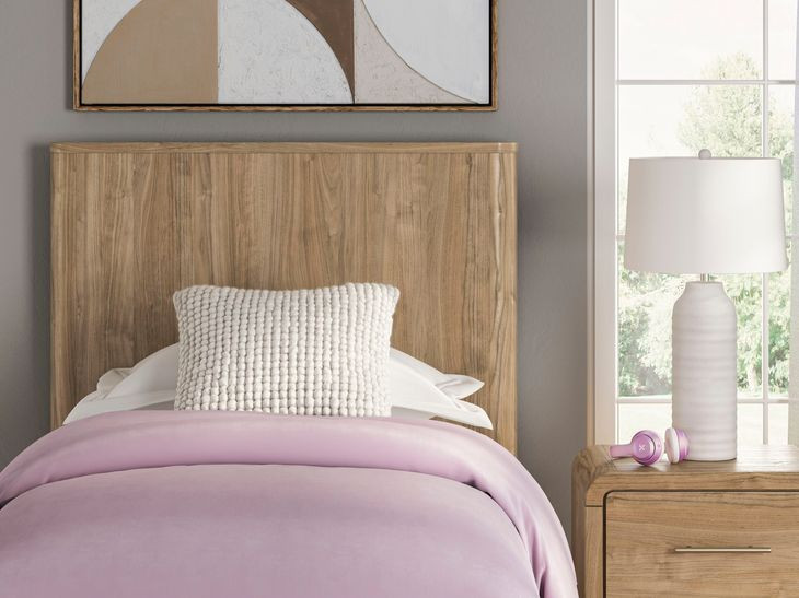 Dayella Warm Natural Brown Twin Panel Bed