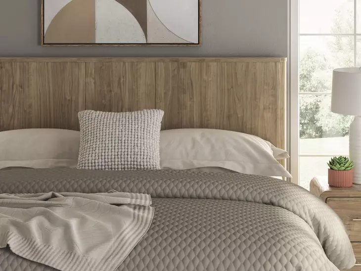 Dovander Warm Natural Brown King Panel Bed