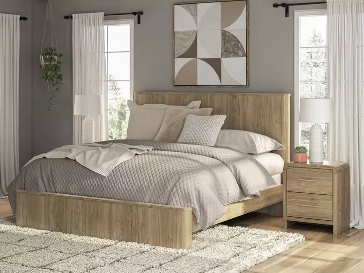 Dovander Warm Natural Brown King Panel Bed